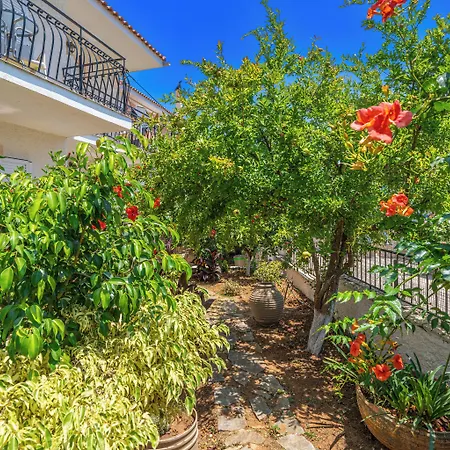 Dionysios Apartman *
